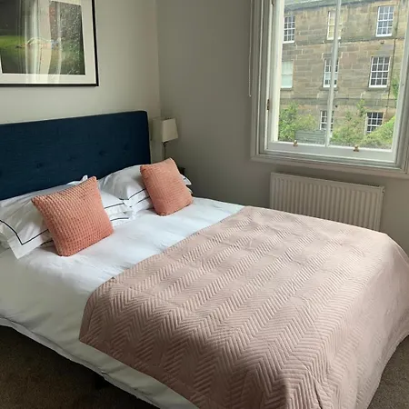 The Stockbridge Photography Studio 3 Bedrooms, 1 Bathroom