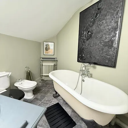 Modern Vintage Bliss Near Calton Hill 公寓 *