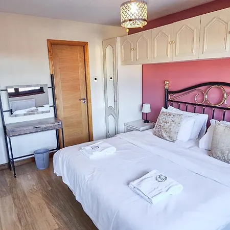 Duddingston 9 Bedroom House -