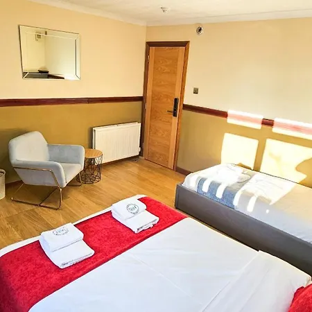 Duddingston 9 Bedroom Private House Or 9 Individual With Shared Holiday home Edinburgh