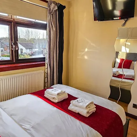 Duddingston 9 Bedroom Private House Or 9 Individual With Shared Holiday home