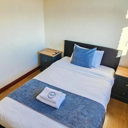 Holiday home Duddingston 9 Bedroom Private House Or 9 Individual With Shared Edinburgh