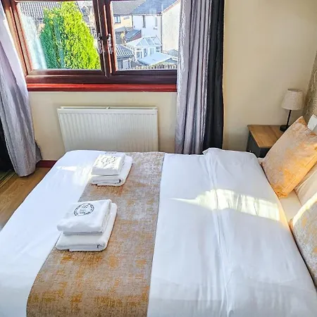 Holiday home Duddingston 9 Bedroom Private House Or 9 Individual With Shared *