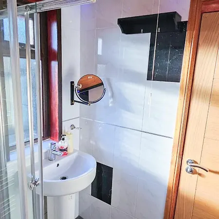 Holiday home Duddingston 9 Bedroom Private House Or 9 Individual With Shared *