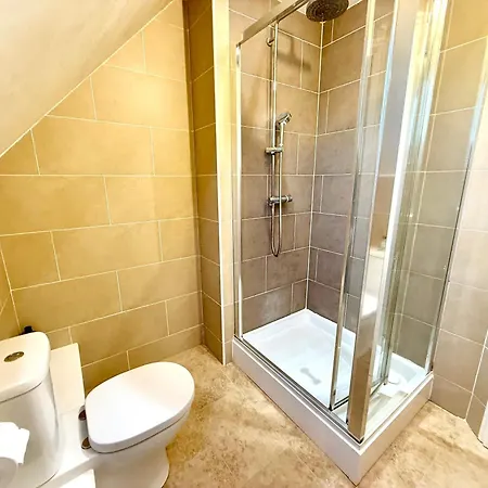 Torwood Townhouse - Superfast Wifi, Contractor Friendly With Free Parking بيت للعطل *