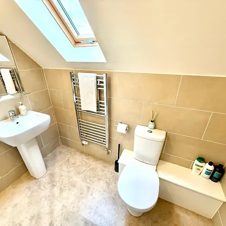 بيت للعطل Torwood Townhouse - Superfast Wifi, Contractor Friendly With Free Parking