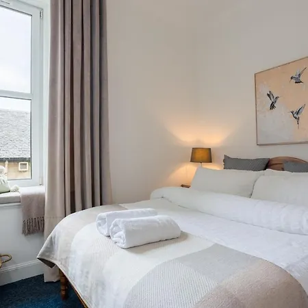 Cosy & Quiet Flat Near Haymarket Station