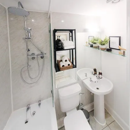 Cosy & Quiet Flat Near Haymarket Station *