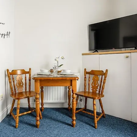 Cosy & Quiet Flat Near Haymarket Station * Edinburgh