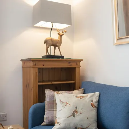 Cosy & Quiet Flat Near Haymarket Station Appartement