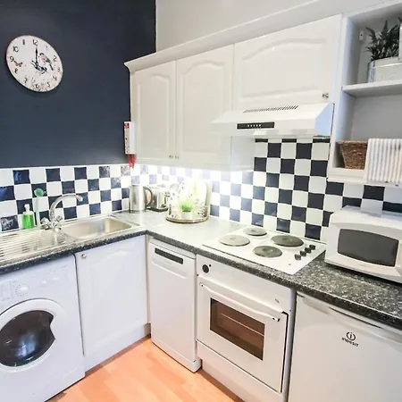 Cosy & Quiet Flat Near Haymarket Station Apartamento Edimburgo