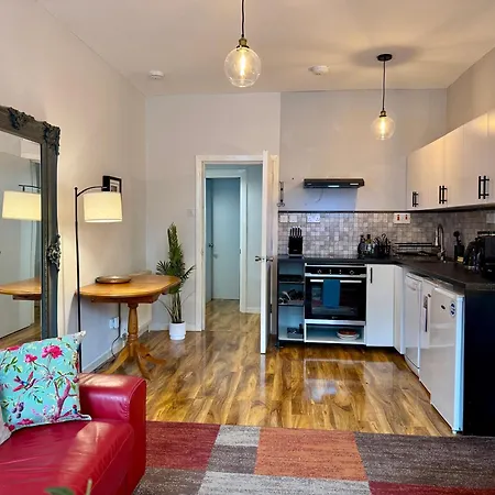 Stylish 2br Grassmarket Flat With Castle Views & Ps5 Lägenhet *