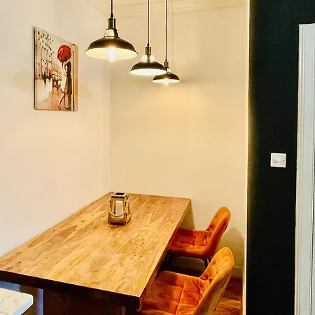 Glamours Stylish Victorian Near Centre *