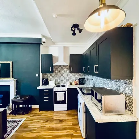 Glamours Stylish Victorian Near Centre Appartement