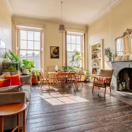 Georgian Flat - Perfect Festival Base! Apartment