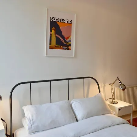 Bright Close To West End Appartement
