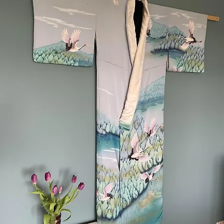 Mid-century Gem Steps From The 爱丁堡