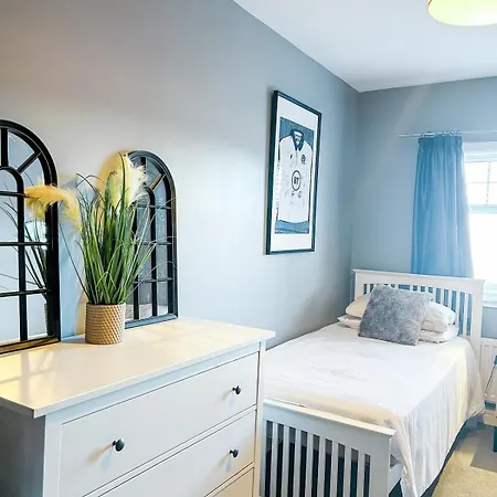 Luxury Large Family In * Edinburgh