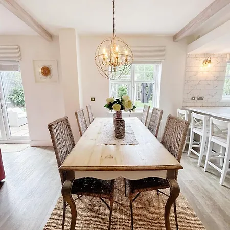Luxury Large Family In Holiday home *