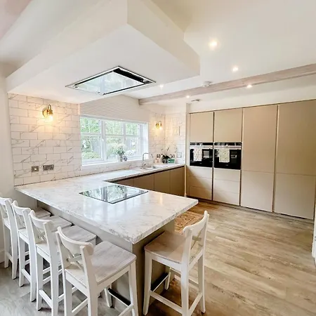 Luxury Large Family In