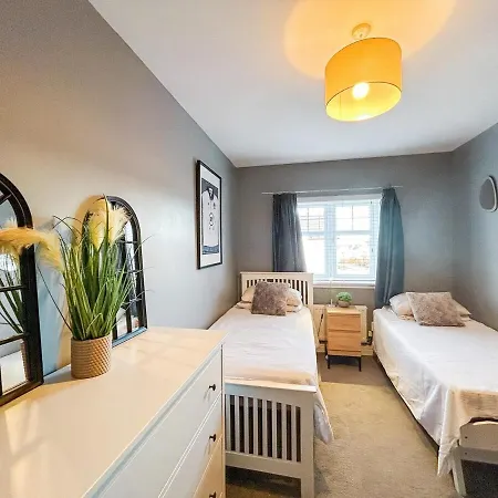 Luxury Large Family In Edinburgh