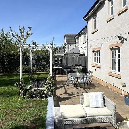Luxury Large Family In Holiday home Edinburgh