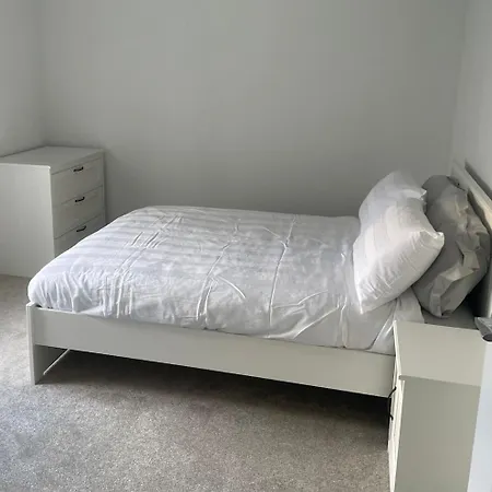 Newly Refurbished Large With Huge Garden Appartement Edinburgh