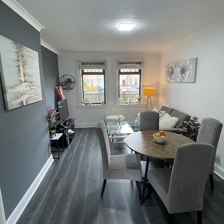 Apartment Bright & Cozy In Edinburgh,murrayfield Stadium,airport And Near To Center With Free On Street Parking