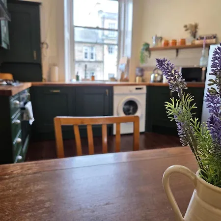 Montgomery Mews In Leith Apartment Edinburgh