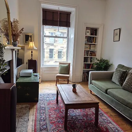 Montgomery Mews In Leith Apartment