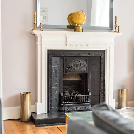 Modern Holyrood Family Retreat Holiday home *