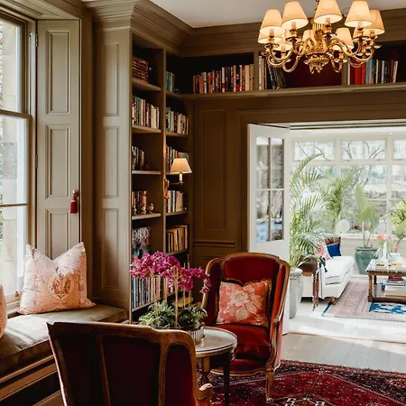 Private And Prestigious Luxury 펜션