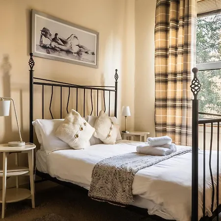 Cosy And Modern In Edimburgo