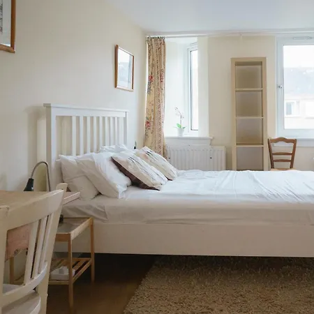 Bright Spacious 2 Bedroom In Stockbridge Daire