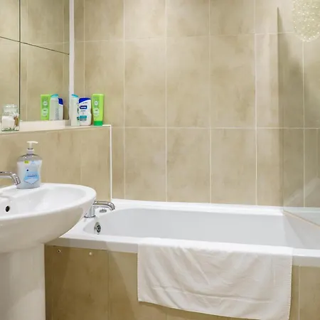 Lägenhet Bright Spacious 2 Bedroom In Stockbridge *