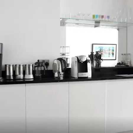 Clamshell Land - Royal Mile