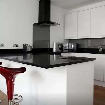 Clamshell Land - Royal Mile *