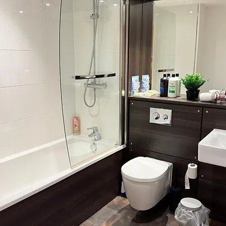 Stylish & 2 Beds In Appartement *