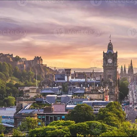 Bright & Cozy In Edinburgh,murrayfield Stadium,airport And Near To Center With Free On Street Parking Appartamento Edimburgo
