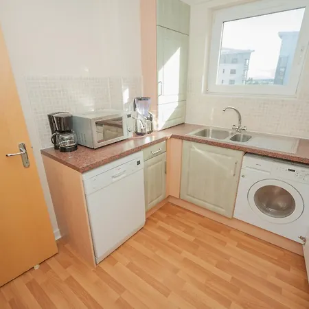 Apartment Serivced By Lothian Road