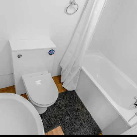 Edinburgh Royal Infirmary Hospital Airport Free Prosecco Daily Breakfast Apartment *