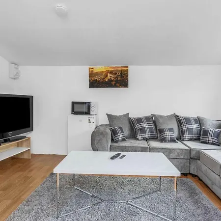 Charming With Private Entrance Edimburgo