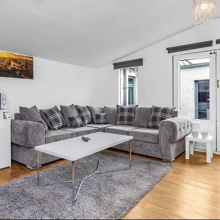 Apartment Edinburgh Royal Infirmary Hospital Airport Free Prosecco Daily Breakfast *