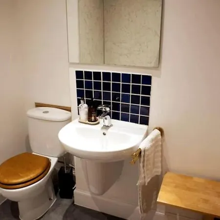 Elegant & Sunny 2bd Basement Stay, Edinburgh! Apartment Edinburgh