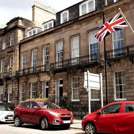 Elegant & Sunny 2bd Basement Stay, Edinburgh! Edinburgh