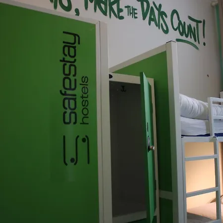 Safestay Edinburgh Cowgate Hostel *