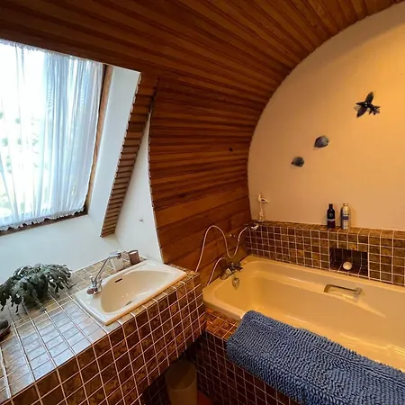 Festival Let With Parking And 15 Min Bus To West End Semesterbostad *