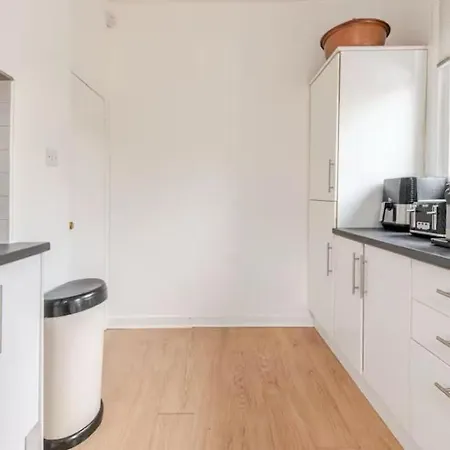 Wonderwall - Huge Garden In Luxury House - Free Parking