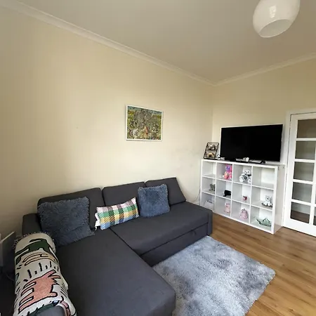 Centre - George Square * Edinburgh