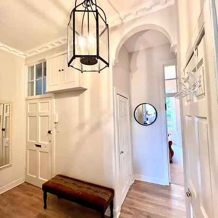 Heart Of The City- 3 Bedroom Oasis